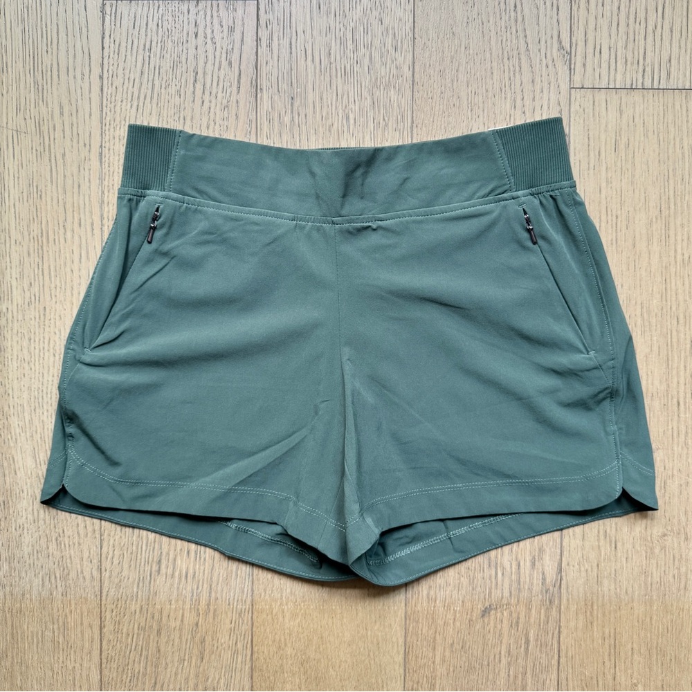 CALLA Anywhere Green Shorts  NWT - Size S